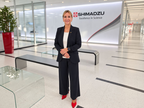 Claudia Böhm in der LabWorld von Shimadzu